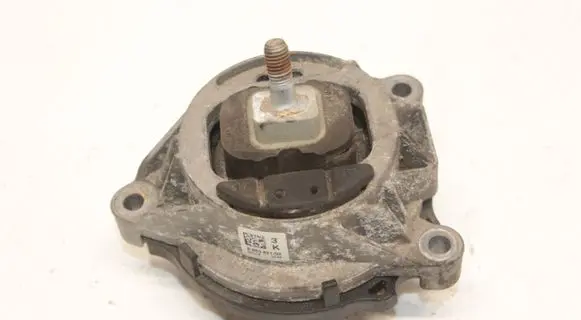 BMW 4 F32 F33 Engine mount bracket 6863821