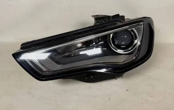 Audi A3 S3 8V Headlight/headlamp 8v0941005