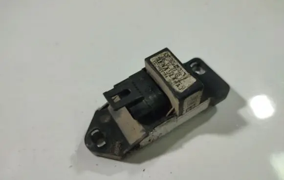 Renault Scenic I Airbag deployment crash/impact sensor 01068A1