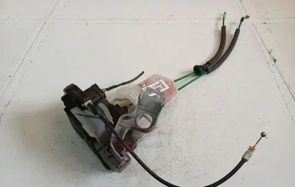 Hyundai i30 Rear door lock 