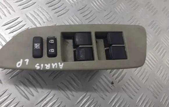 Toyota Auris 150 Electric window control switch 74232-12560