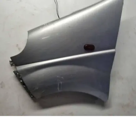 Opel Vivaro Fender