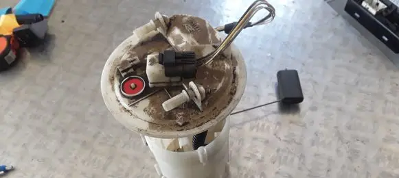 Renault Megane II In-tank fuel pump 8200029165