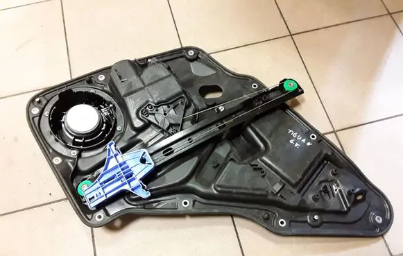 Volkswagen Tiguan Rear window lifting mechanism without motor 5N0839729F