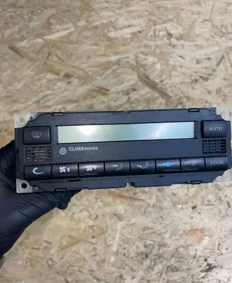 Volkswagen Bora Climate control unit 5HB00761710 3B1907044B