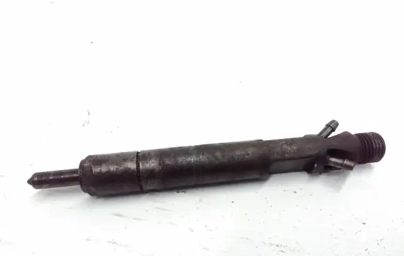 Fuel injector