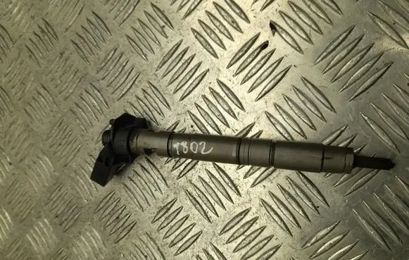 Volkswagen Touareg II Fuel injector 057130277AM