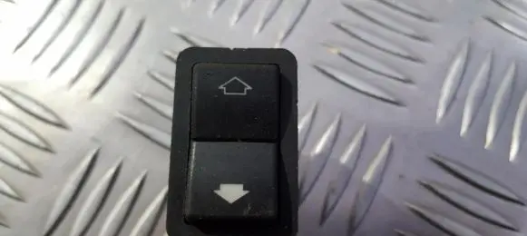 BMW 5 E39 Electric window control switch 8368932