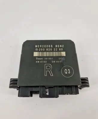 Mercedes-Benz C W203 Door control unit/module 2038202285