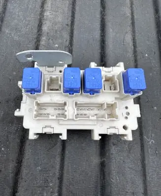 Infiniti M30 Fuse module 1MA0B1C27 C0407 C04071MA0B