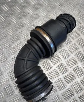 Opel Insignia A Turbo air intake inlet pipe/hose 22945619 4013405A 464918563