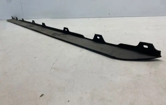 Front bumper lip
