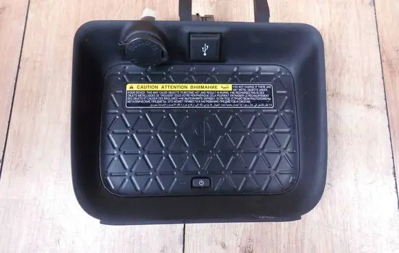 Toyota RAV 4 (XA50) Wireless charging module 861C042011C1