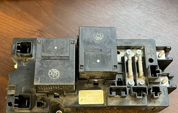 Toyota Prius (XW30) Relay mounting block G92Z128010