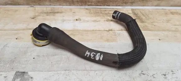 Engine coolant pipe/hose