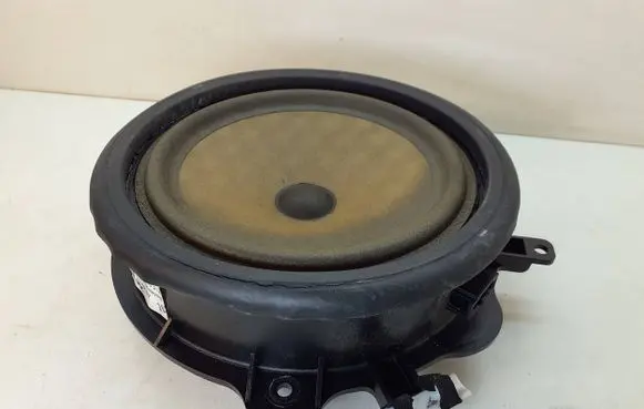 Audi A3 S3 A3 Sportback 8P Front door speaker 8P0035411B