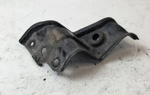 Honda CR-V Radiator mount bracket 