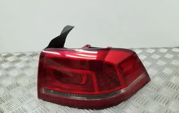 Volkswagen PASSAT B7 Rear/tail lights 3AE945096F