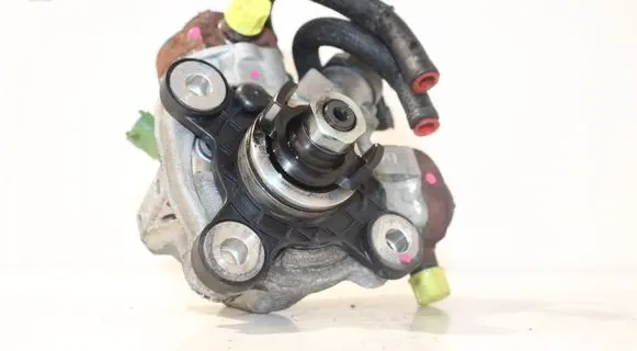 Volvo V70 Fuel injection high pressure pump 31272896