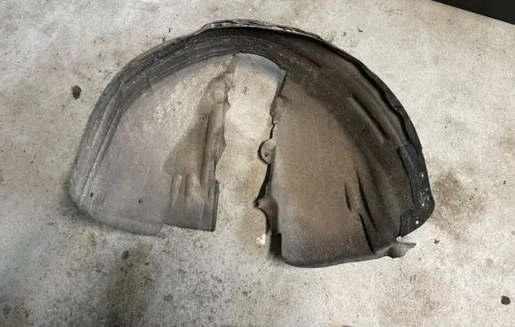 Volvo XC60 Front wheel arch liner splash guards