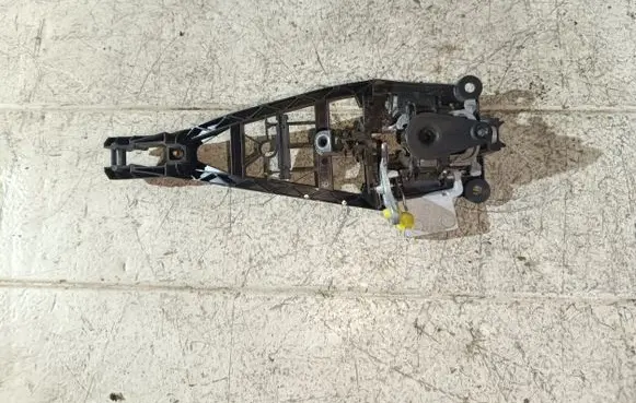 Opel Zafira B Front door interior handle 24463523