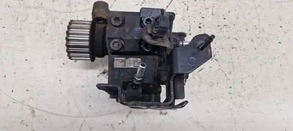 Nissan Juke I F15 Fuel injection high pressure pump A2C53351931