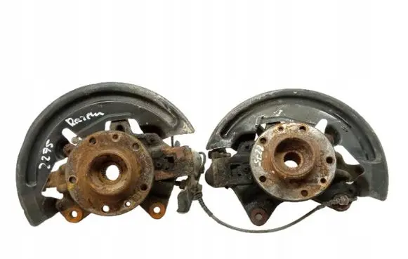 Front wheel hub spindle knuckle