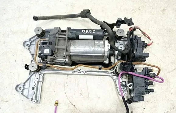 Porsche Panamera (971) Air suspension compressor/pump 971616006B