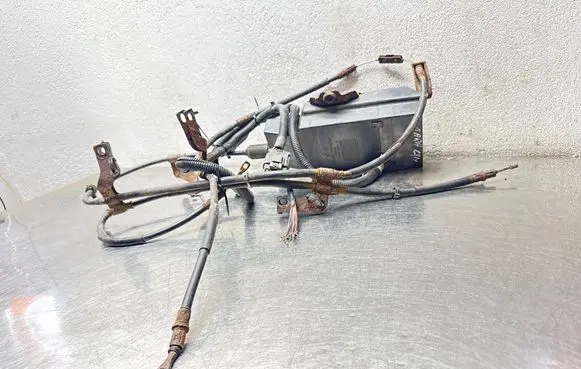 Opel Antara Hand brake control module 20951996