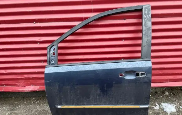 Chrysler Grand Voyager V Front door