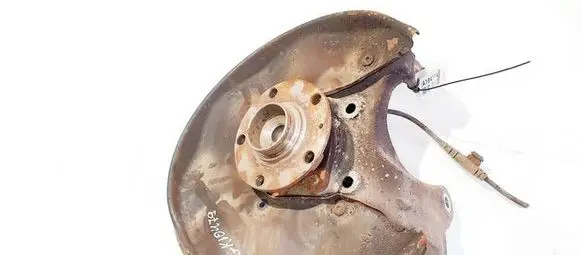 Rear wheel hub
