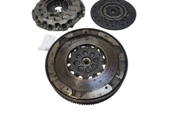 BMW 3 E92 E93 Clutch set kit 514055210 324063910