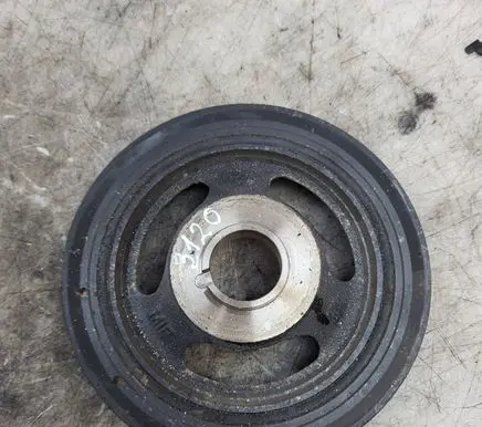 Citroen C4 II Crankshaft pulley 9654961080