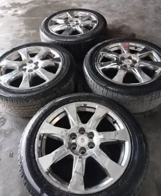 Cadillac SRX R20 summer tire 