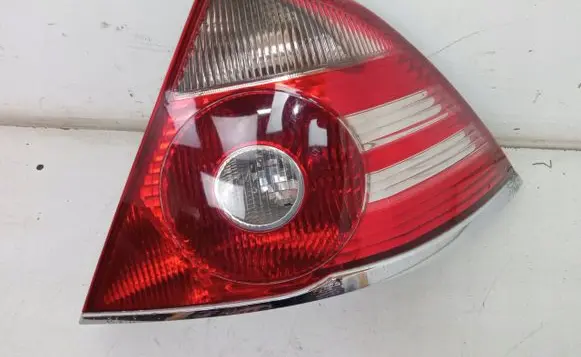 Ford Mondeo Mk III Rear/tail lights 1S71-13404-A