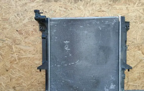 Mitsubishi L200 Coolant radiator