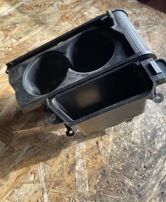 Cup holder front