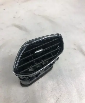 Opel Grandland X Dashboard side air vent grill/cover trim Yp00060077