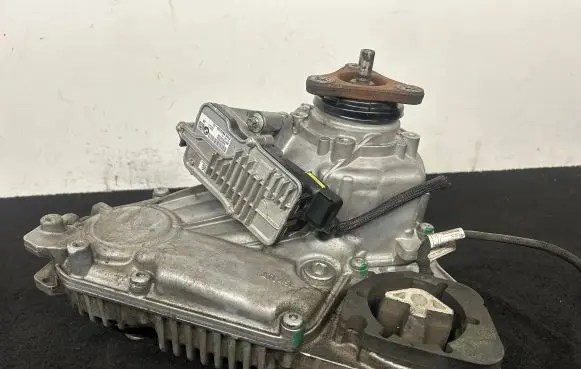BMW X6 F16 Gearbox transfer box case 8643151