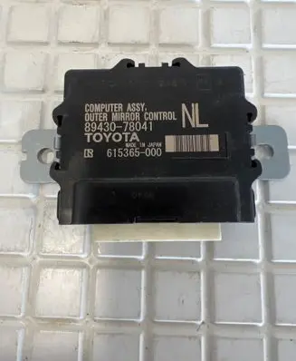 Lexus NX Wing mirror control module 8943078041 615365000
