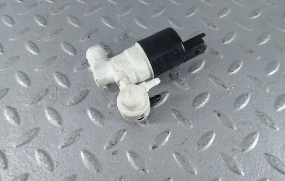 Toyota ProAce City Windscreen/windshield washer pump 9632984980 9645163380 9641553880