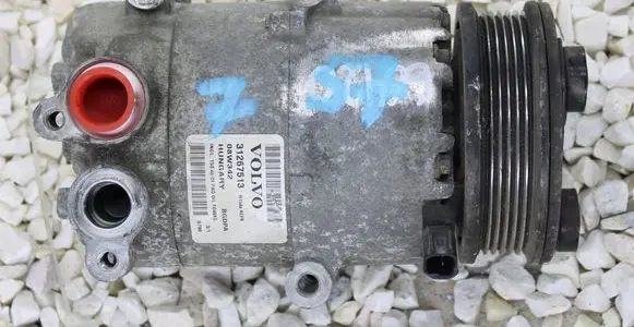 Volvo V70 Air conditioning (A/C) compressor (pump) 31267513