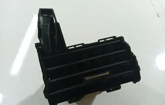 Citroen C5 Dash center air vent grill 305124
