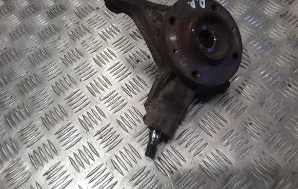 Peugeot 308 Front wheel hub spindle knuckle