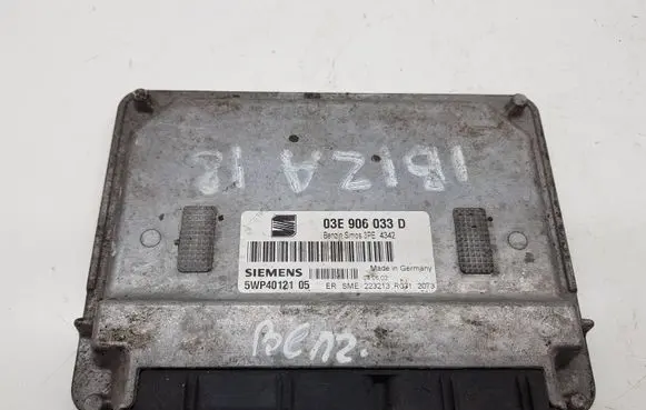 Seat Ibiza III (6L) Engine control unit/module 03E906033D 5WP4012105