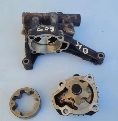 BMW 5 E39 Oil pump 