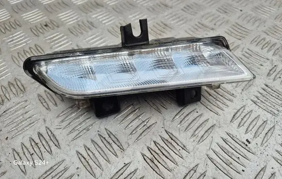 Renault Captur LED Daytime headlight 26000411R 89208541