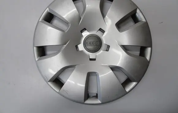 Audi A4 S4 B8 8K R16 wheel hub/cap/trim 