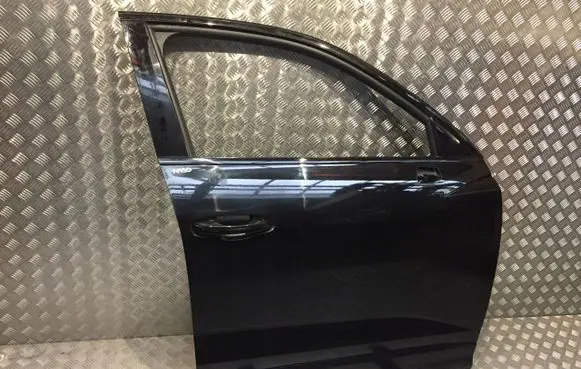 Audi RS Q3 Front door 