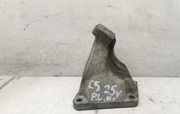Audi A6 S6 C5 4B Engine mounting bracket 4B019930B